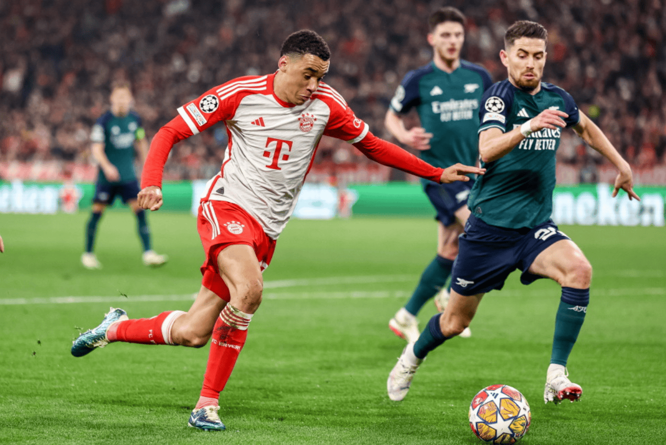 克里斯梅开二度完成逆转！（克里斯双响助队逆转！）