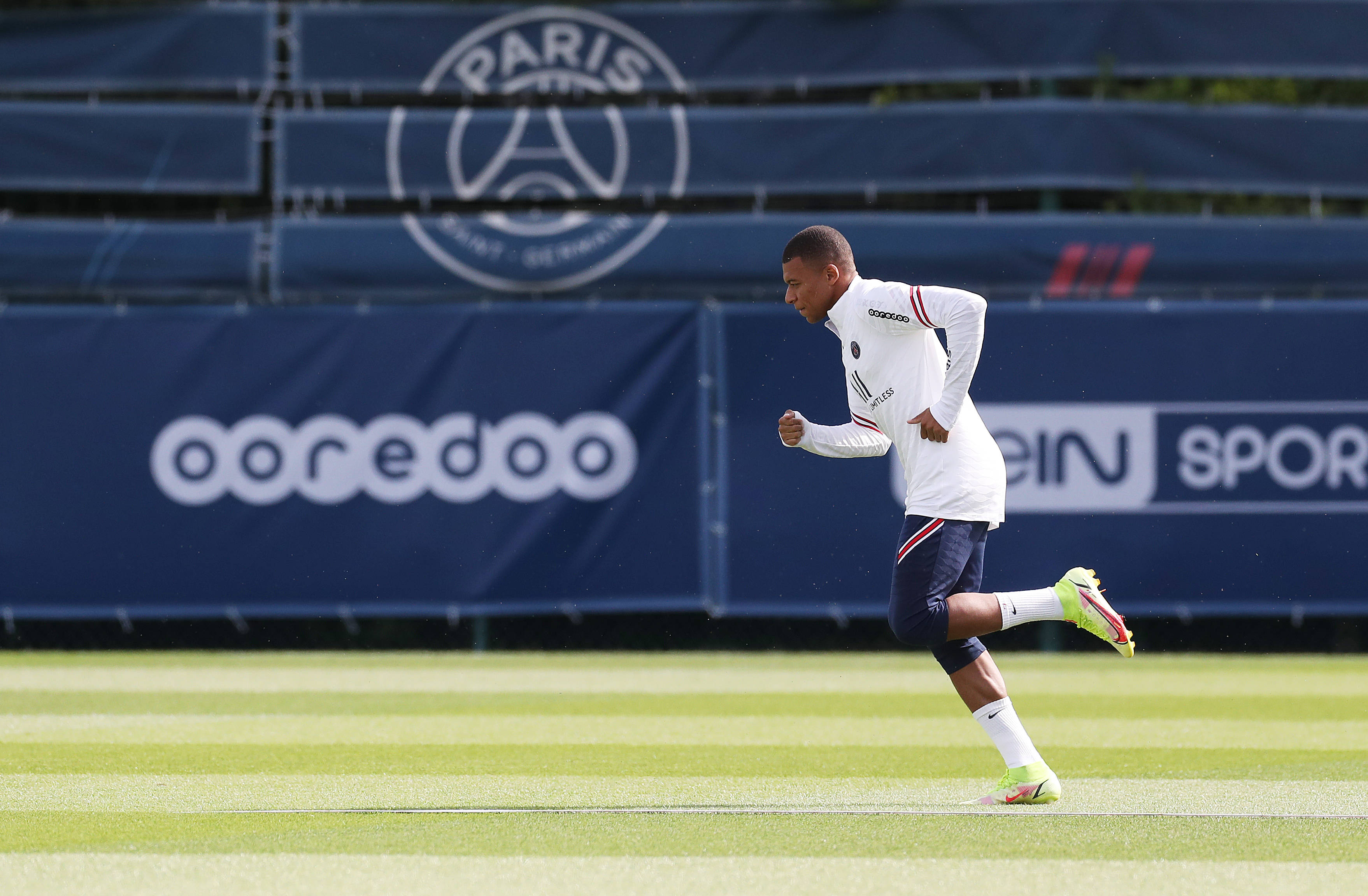 魏祥鑫：刷抖音看到自己入选60大新星，还是想去国外待一年（刷抖音刷到自己入选60大新星，魏祥鑫仍计划出国待一年）