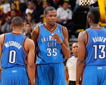 记者：陈涛12月5日已赴英学习，现场观看曼城vs桑德兰（记者称陈涛已于12月5日赴英进修，现场观战曼城对阵桑德兰）