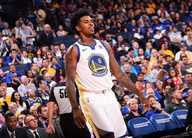 那一瞬间，防线彻底乱了（顷刻间，防线彻底瓦解）