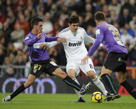 阿隆索：皇马右后卫的选择范围很广；进攻需要全队共同努力（阿隆索：皇马右后卫人选充足，进攻须全队发力）