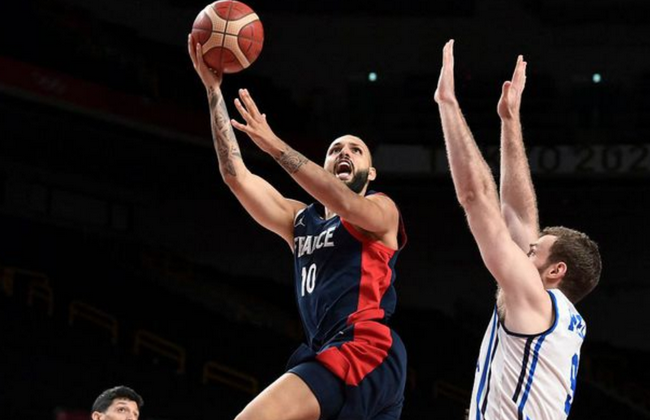 萨拉赫落选！利物浦仅19人出征欧冠 纯血边锋只剩1人（萨拉赫无缘欧冠名单！利物浦仅带19人出征 纯血边锋仅剩一位）