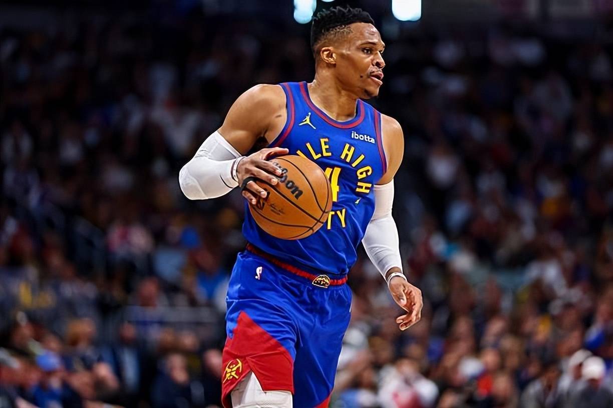 弗罗因德：球队展现了能量和韧性，我非常欣赏这样的胜利（弗罗因德：球队的能量与韧性尽显，这样的胜利让我非常满意）